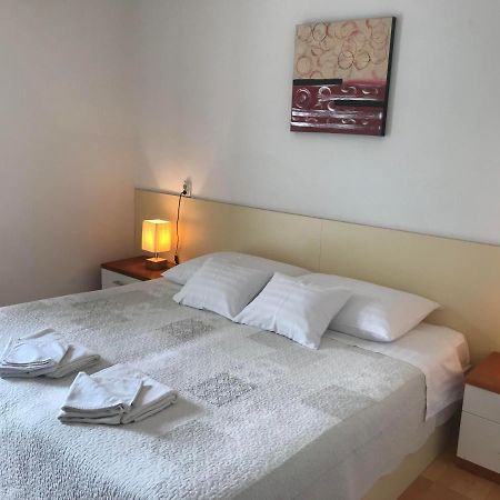 Spacious Bedroom For Two With Pool View - Pansion Hajduk Корчула Екстер'єр фото