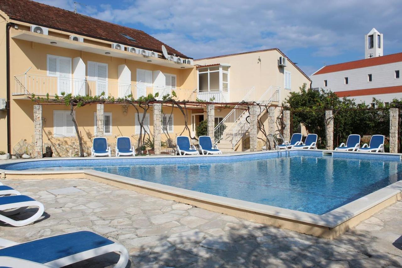 Spacious Bedroom For Two With Pool View - Pansion Hajduk Корчула Екстер'єр фото